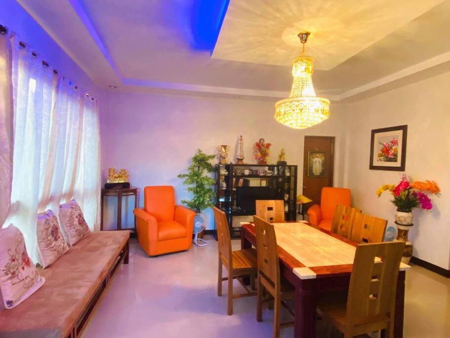 Four Bedroom Staycation House In Tagaytay タガイタイ エクステリア 写真